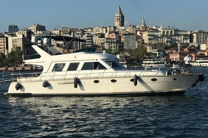 Istanbul Luxury Private Yacht Sunset Tour - 2 Hours