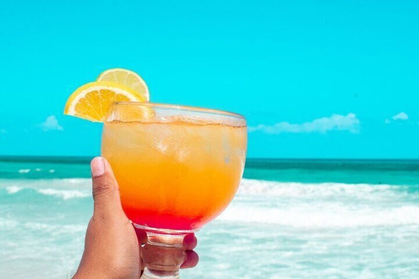 Half-Day Island Tour with Mayan Experience & Beach Break