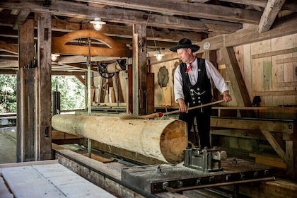 Experience Switzerland in the Ballenberg open-air museum