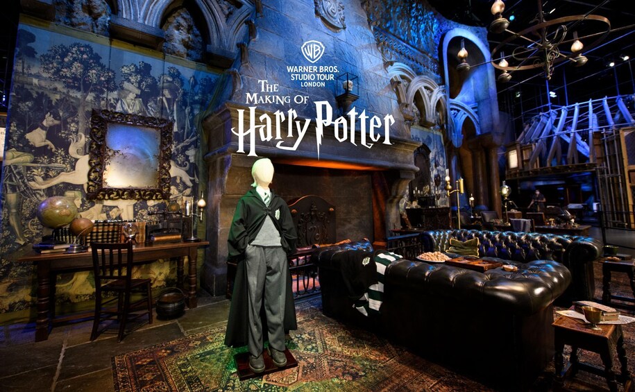 The Making of Harry Potter: Warner Bros. Studio Tour & Escorted Transfer 