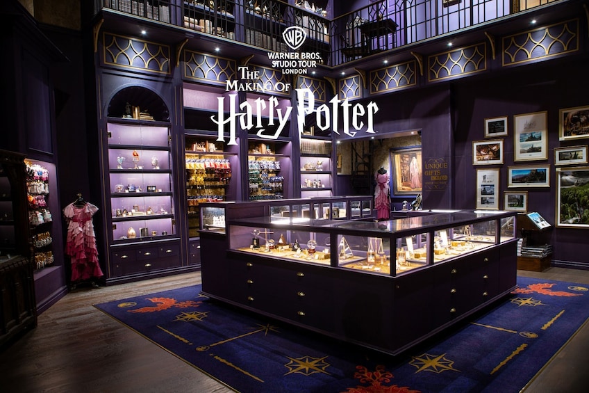 The Making of Harry Potter: Warner Bros. Studio Tour & Escorted Transfer