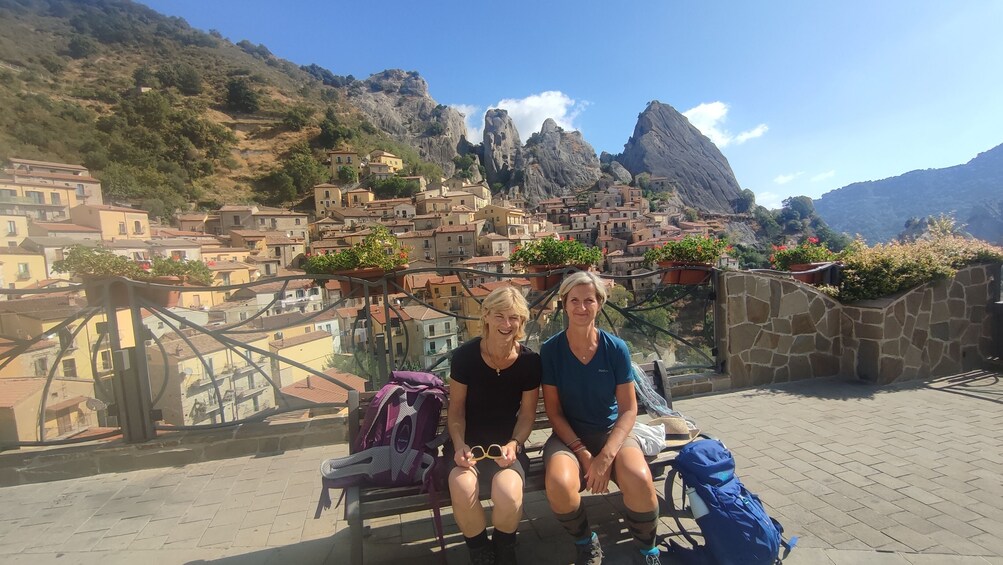Seven Stones Hiking Tour: From Castelmezzano to Pietrapertosa and Back