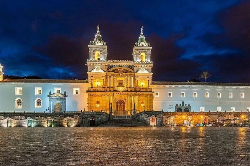 Quito Full Day Private Tour with Cable Car and Middle of the World