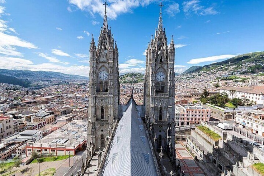 Quito Full Day Private Tour with Cable Car and Middle of the World