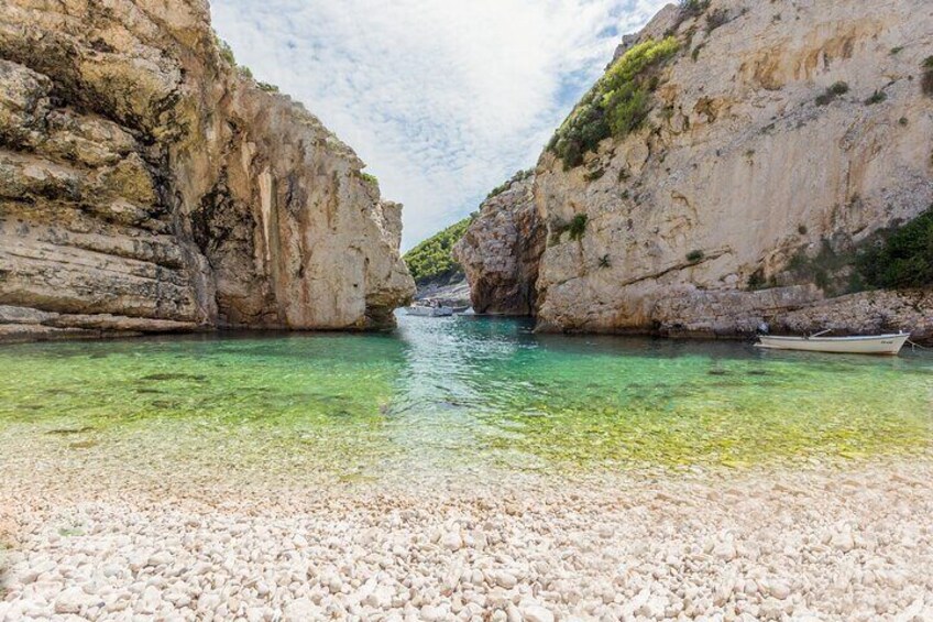 Stiniva Bay