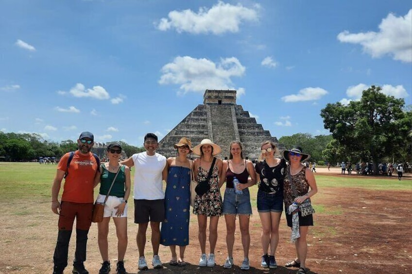 Chichen Itza Guided Group Walking Tour - Ticket included