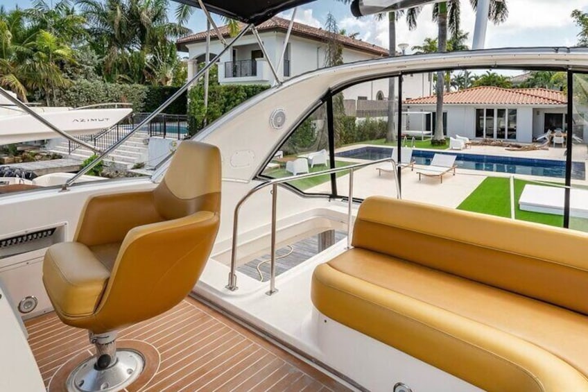 4-Hour 42 Meridian Yacht Rental with Captain in Miami Florida