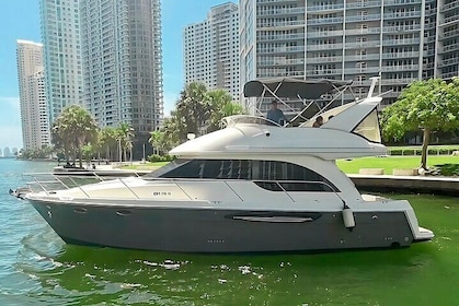 4-Hour 42 Meridian Yacht Rental with Captain in Miami Florida