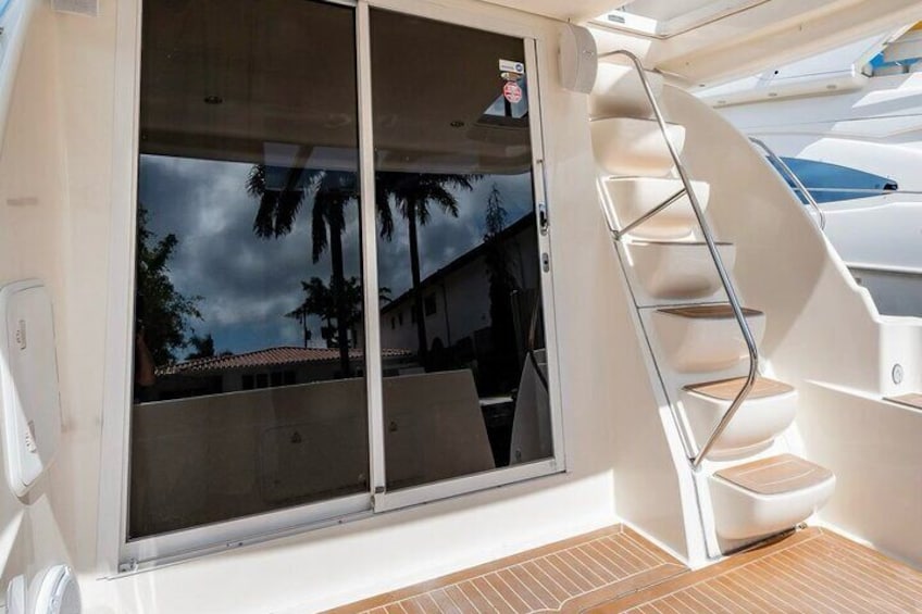 4-Hour 42 Meridian Yacht Rental with Captain in Miami Florida