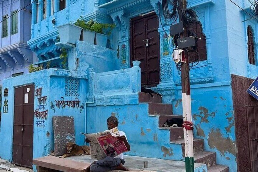 Local Culture and Blue City Private Guided Tour with Breakfast