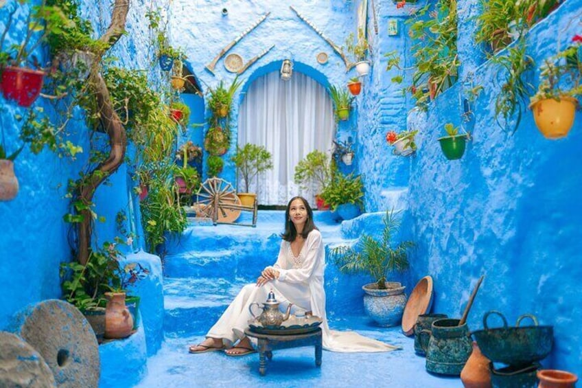 90 Minute Local Professional Private Photoshoot in Chefchaouen