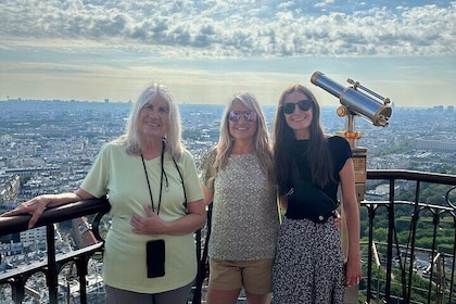 Eiffel Tower Guided Tour by Elevator with Summit option