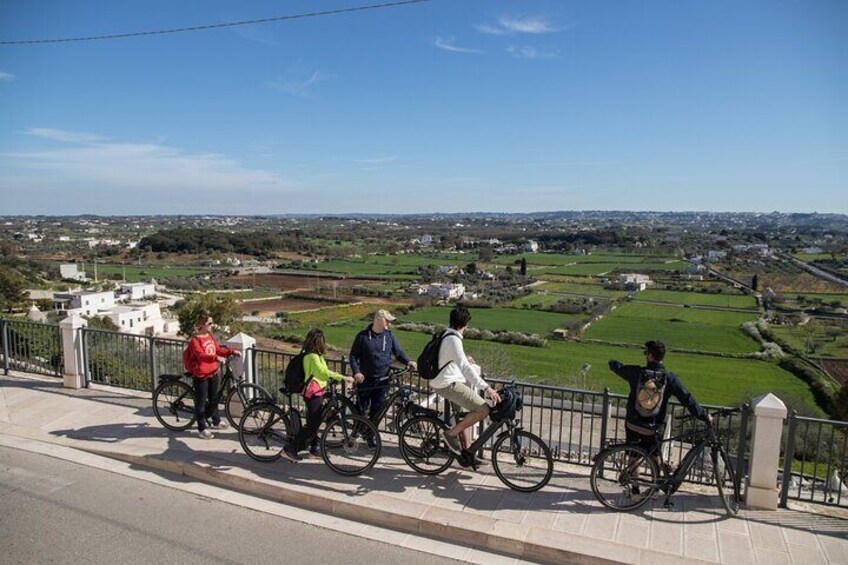 E-bike ring tour between Locorotondo and Martina Franca