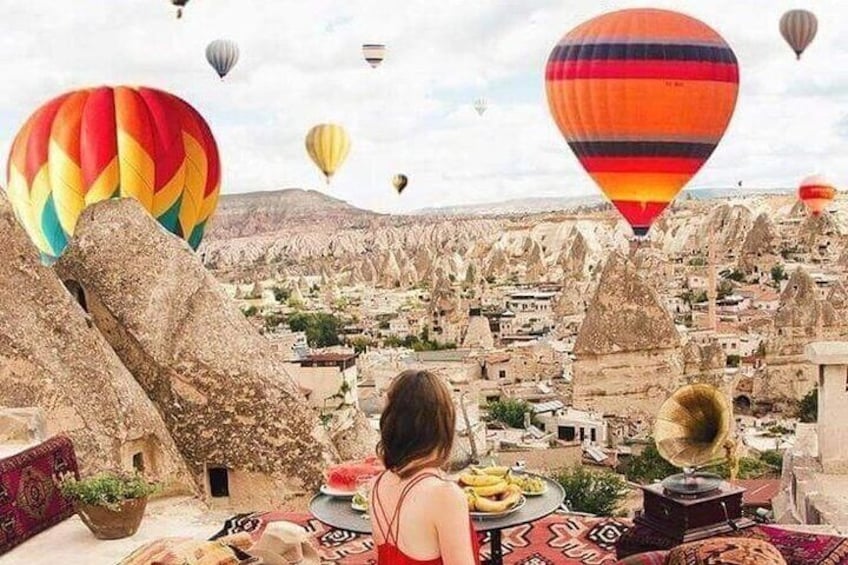 cappadocia balloon tour top of valleys