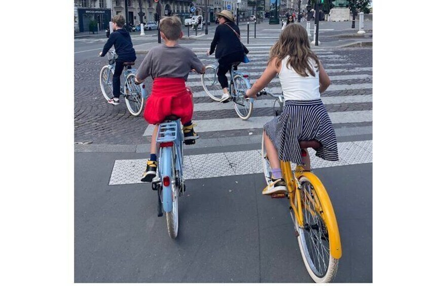 Best of Paris by Bike with a Local