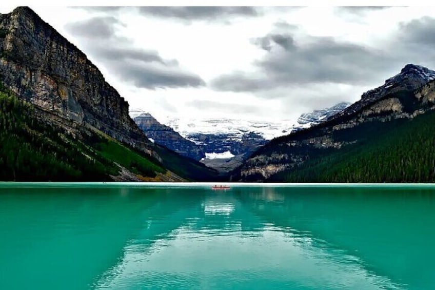 From Canmore: Moraine Lake, Lake Louise Round-Trip Transfer