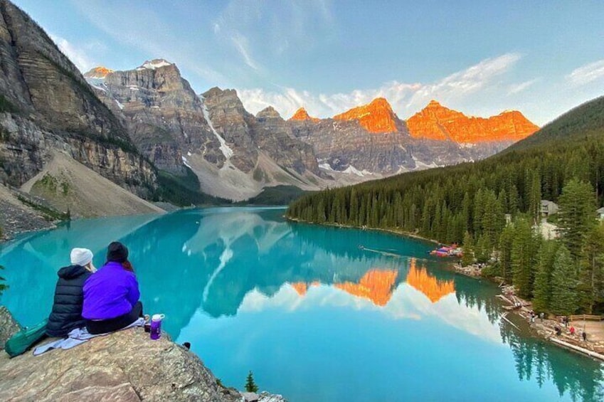 From Canmore: Moraine Lake, Lake Louise Round-Trip Transfer