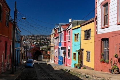 Private Custom Tour with a Local Guide in Valparaiso