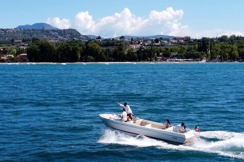 4-Hour Boat Tour on Lake Garda from Lazise