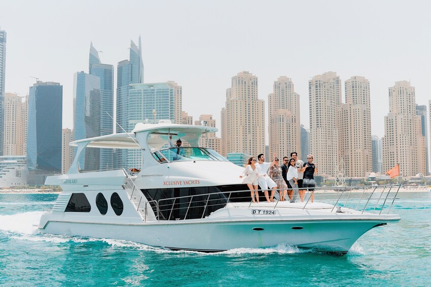 Dubai Marina Sightseeing Cruise with Ain Wheel View