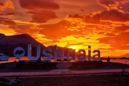 Private 5 Hour Nat Park with City Tour in Ushuaia (4 to 17 pax)