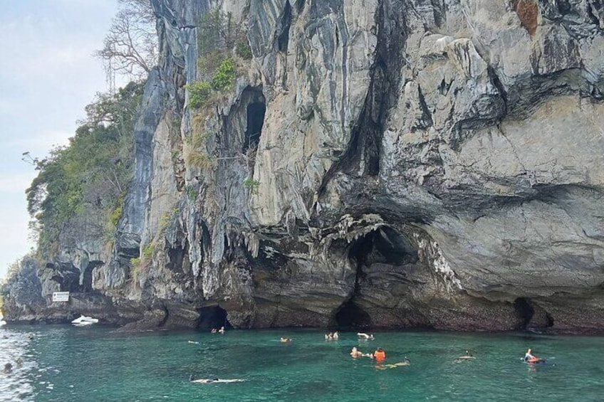 Private Railay and 4 Island Tour by Longtail Boat