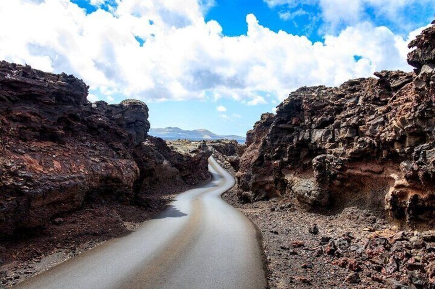 Half Day Timanfaya Volcanic Tour with Wine Tasting