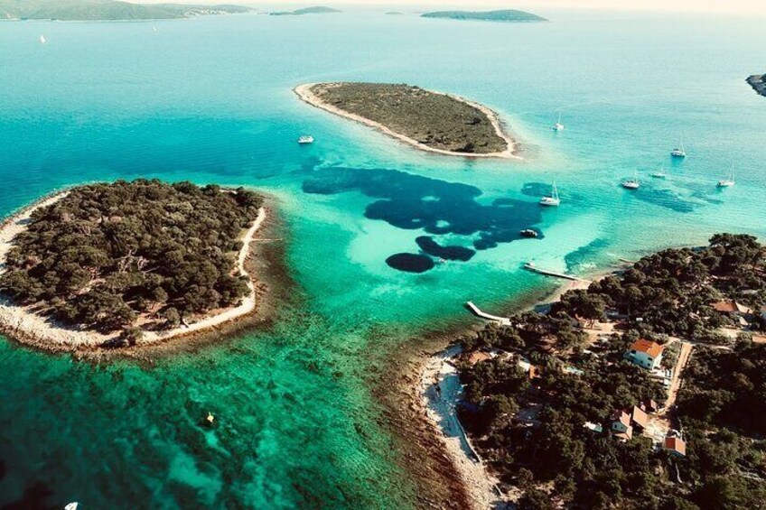 Private Boat Tour Half-Day,Blue Lagoon & 2 Islands from Split 