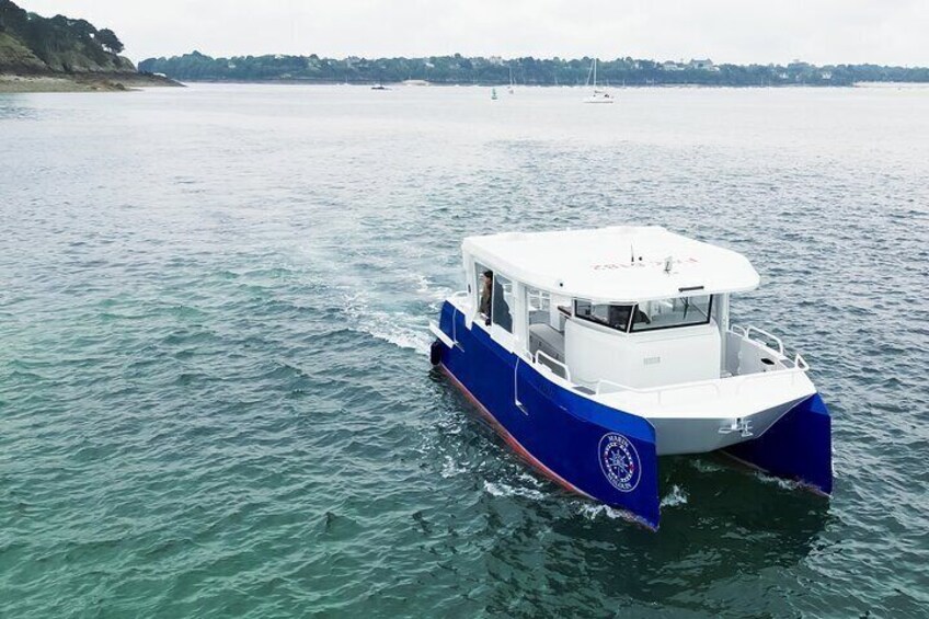 Saint-Malo: 1h30 guided boat trip 