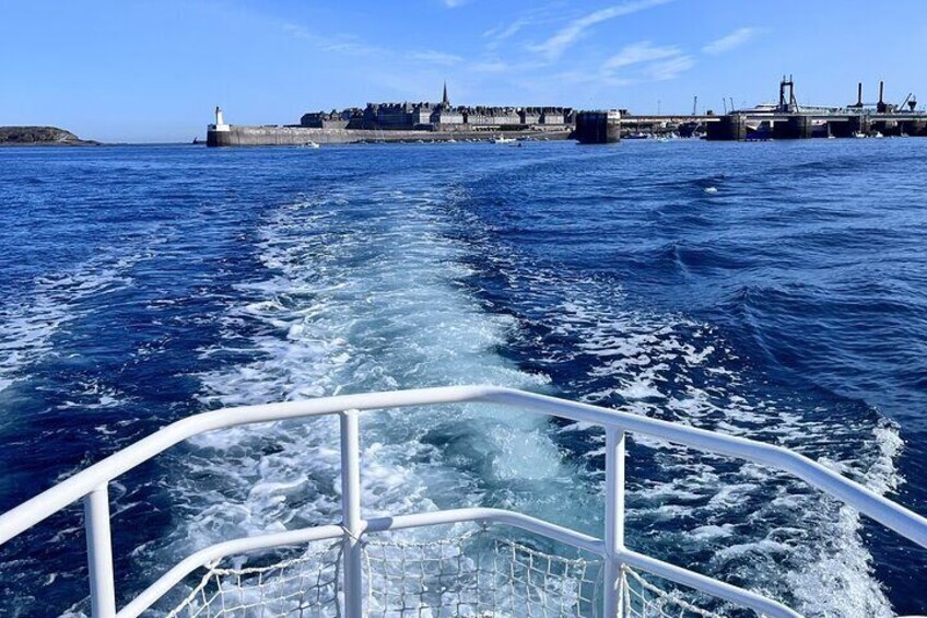 Saint-Malo: 1h30 guided boat trip 