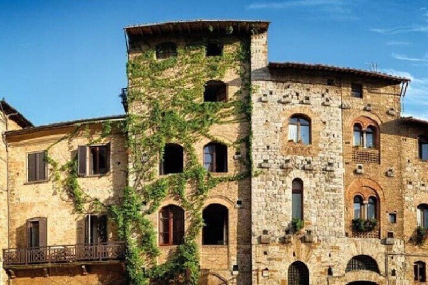 Full-Day Tour Wine tasting at Chianti, San Gimignano and Siena