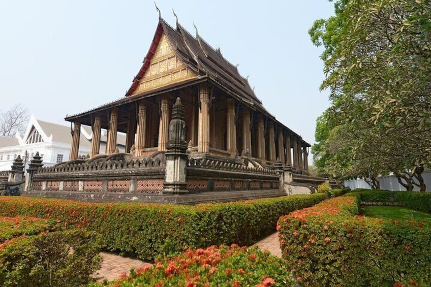 Private Custom Tour with a Local Guide in Vientiane