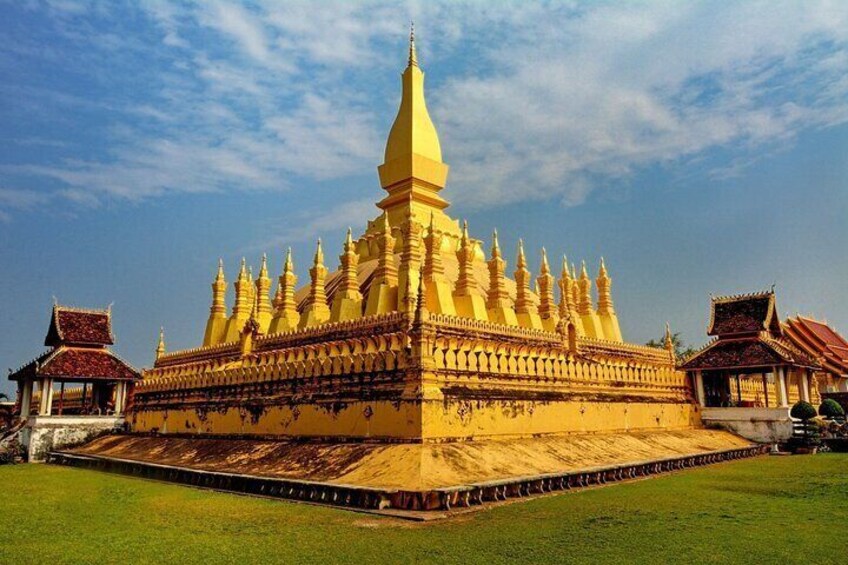 Private Custom Tour with a Local Guide in Vientiane