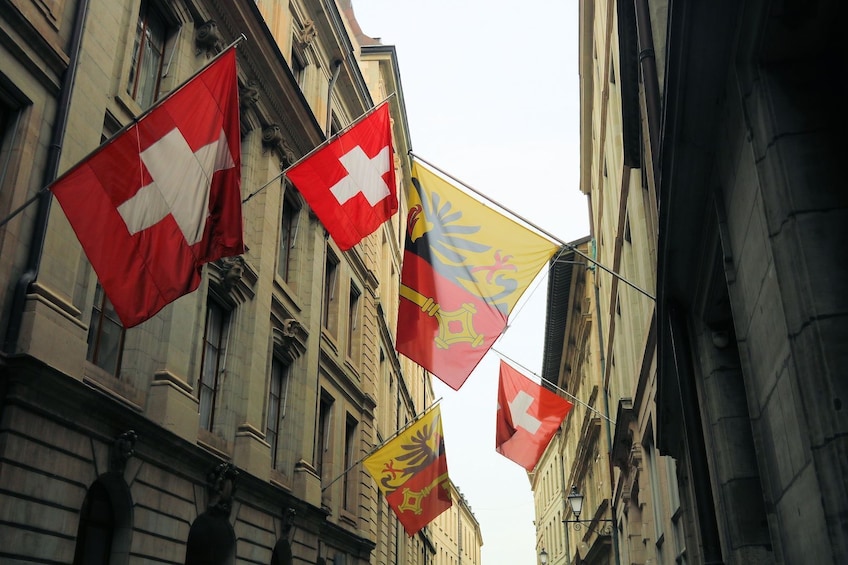 Geneva Old Town In-App Audio Tour: Europe's Most Elegant City