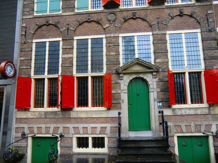 Typical Amsterdam In-App Audio Tour: the Essence of the City