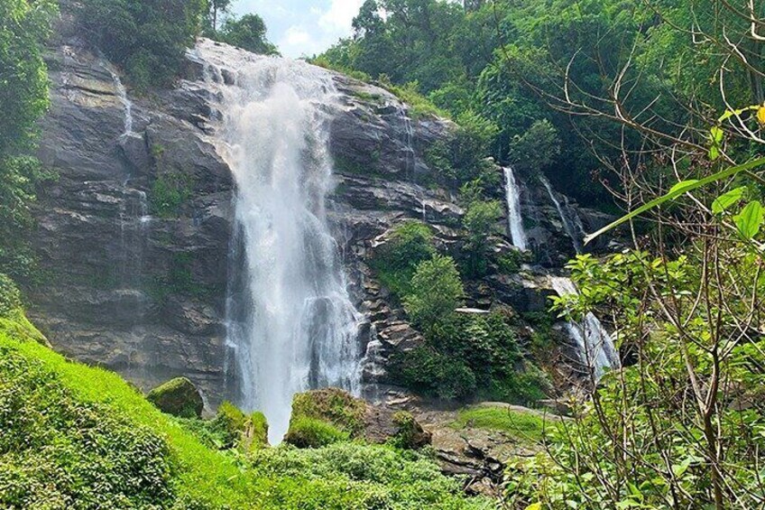 Wachirathan Waterfall: Nature's Grandeur