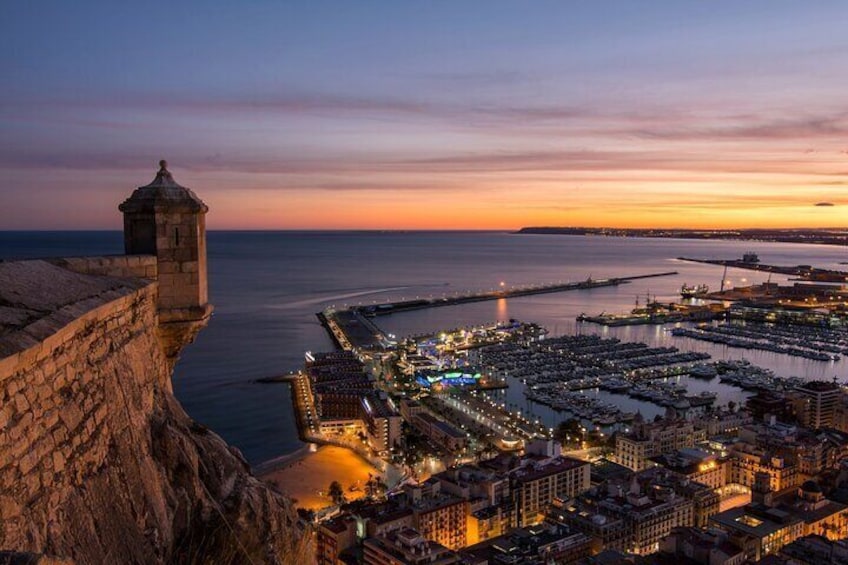 3-Hour Private Walking Tour with a Local Alicante Guide