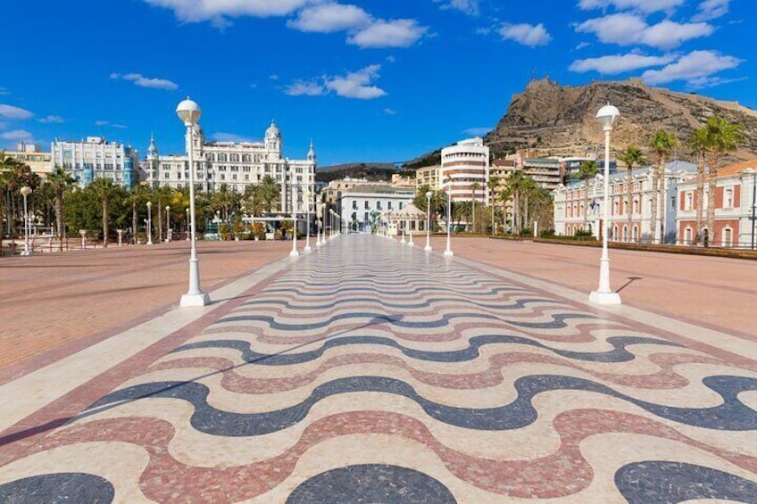 3-Hour Private Walking Tour with a Local Alicante Guide