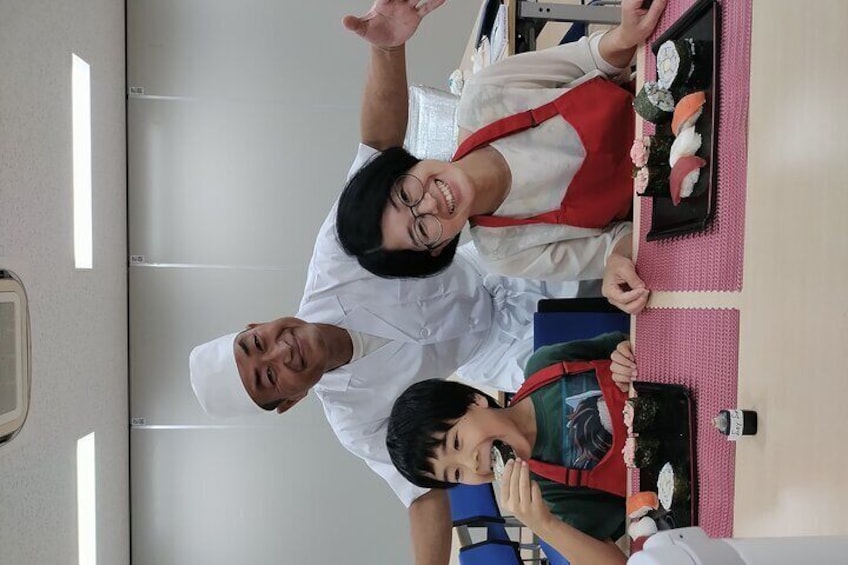 1 Hour and 30 Minutes Sushi Making Experience in Ota City 
