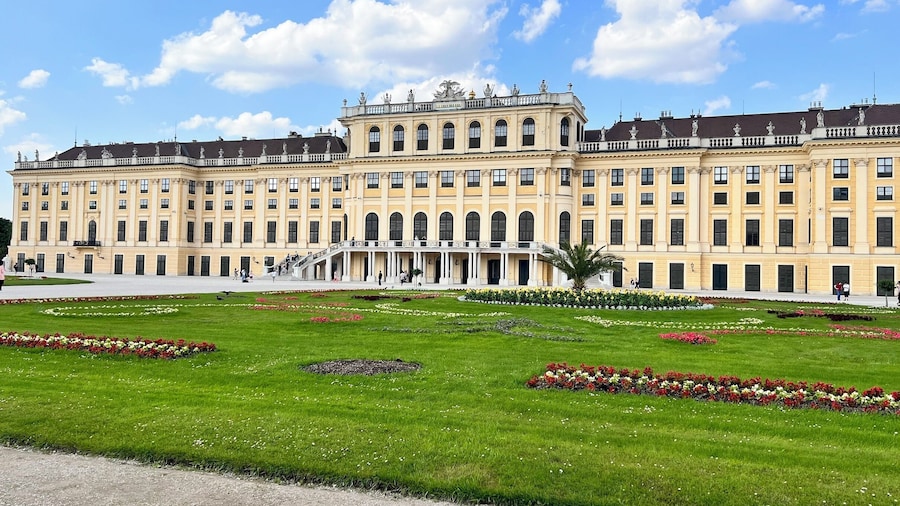 Schönbrunn Palace and Gardens Tour