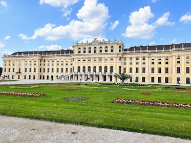 Schönbrunns slott och trädgård