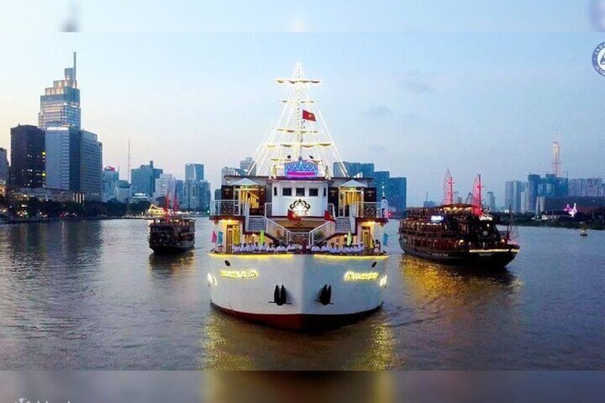 Half Day Private Cruise Tour in Saigon River with Pick up