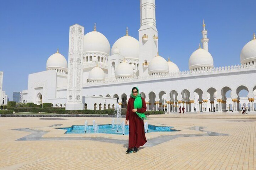 Photo opportunity at Sheikh Zayed Mosque