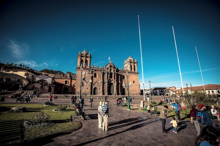 9-Days Essential South: Lima, Cusco, Sacred Valley, Machu Picchu & Puno