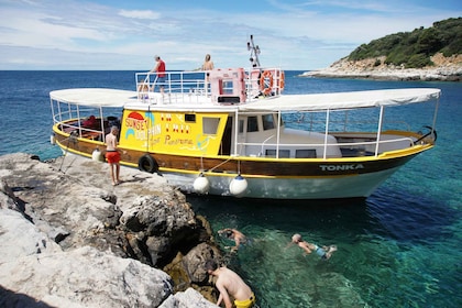 Excursión en barco por las islas de Rovinj con baño