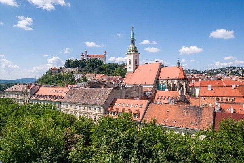 Private Full-Day Tour To Budapest and Bratislava from Vienna