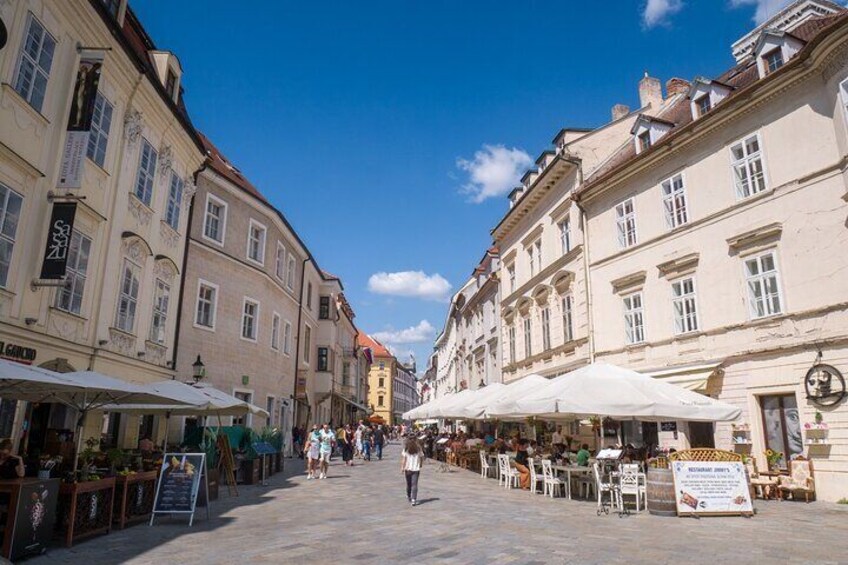 Private Full-Day Tour To Budapest and Bratislava from Vienna