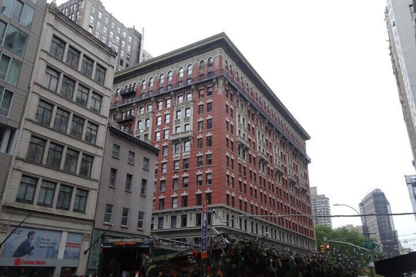 NYC Chelsea self-guided walking tour & scavenger hunt