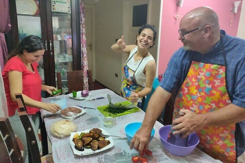 3 Hours Cook and Eat With Your Egyptian Family in Fort Lee