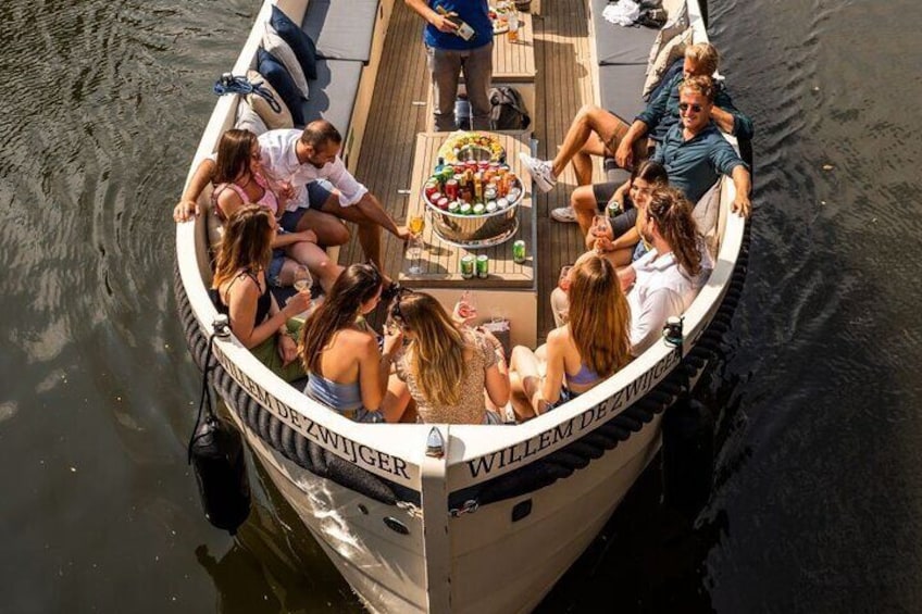 Evening Canal Cruise with Unlimited Drinks in Amsterdam